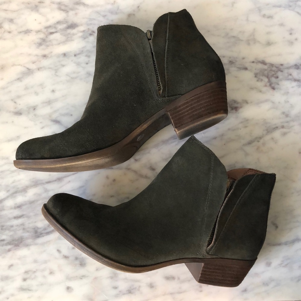 Lucky Suede Dark Green Zippered Booties